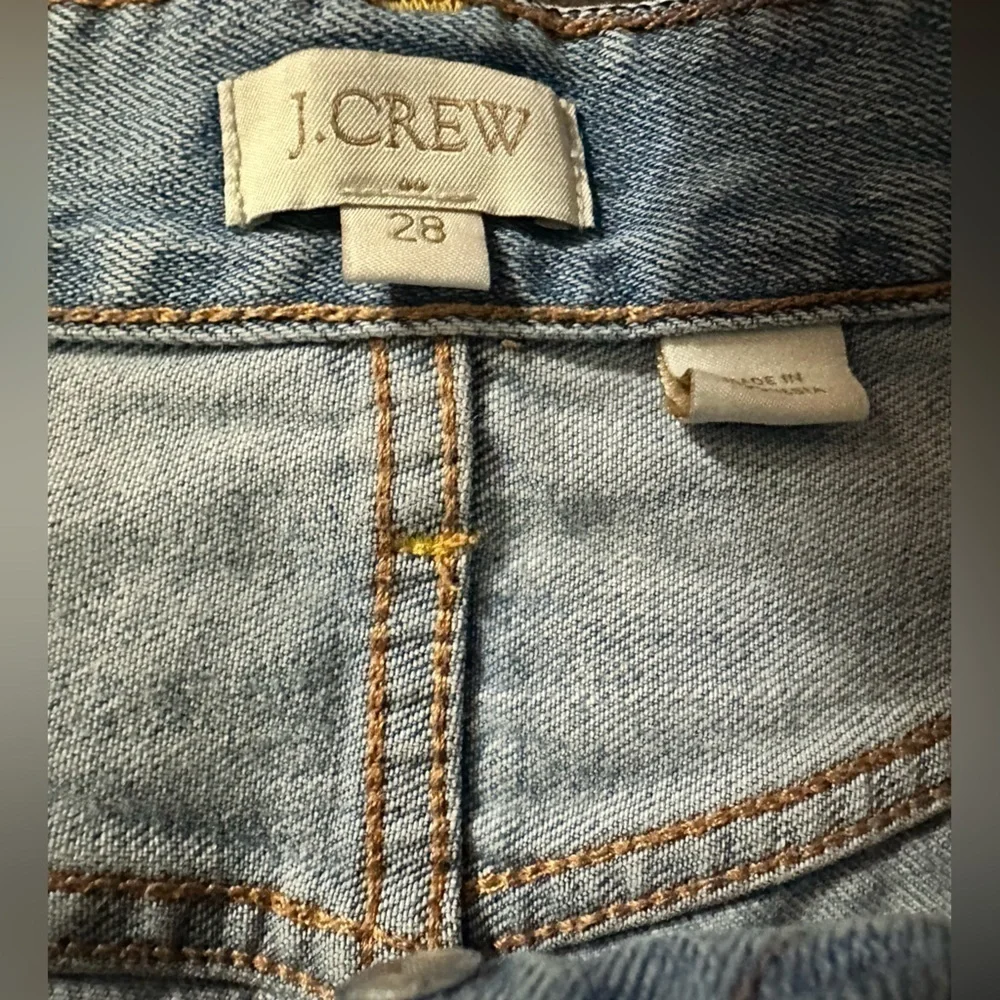 J.CREW Light-wash Distressed Jean Shorts Blue Women’s Size 28.